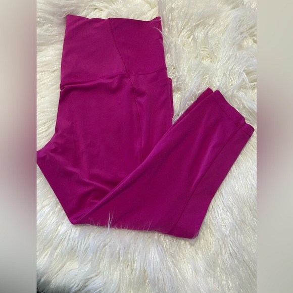 Athleta salutation stash  pocket Hot Pink Leggings - Picture 2 of 7